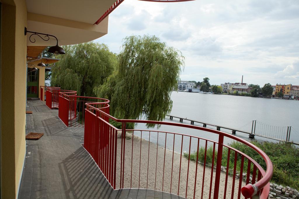 Seminar- Und Gaestehaus Flussbad Gartenstrasse Berlim Exterior foto